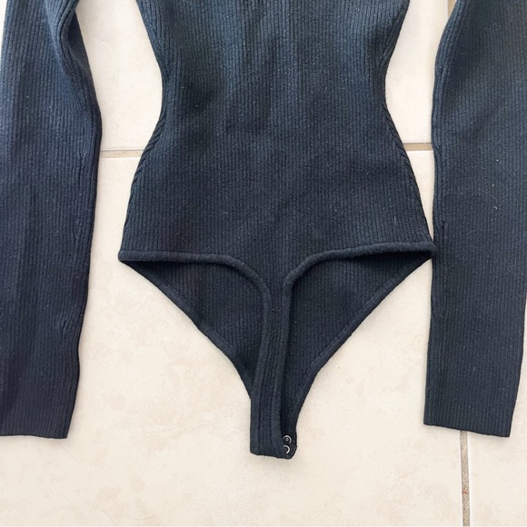 NWT Abercrombie Long-Sleeve Hardware Bodysuit - Black - Picture 7 of 7